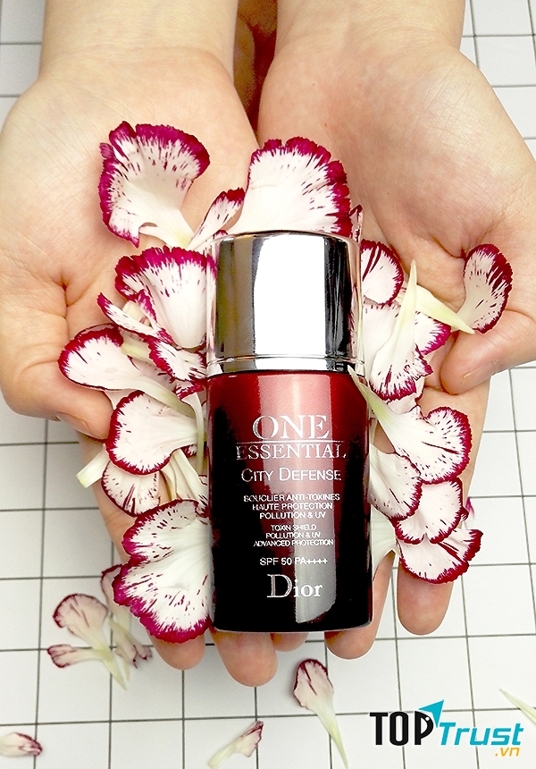 Dior one esential kem chống nắng SPF 50
