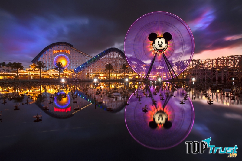 Công viên giải trí Disneyland ở Anaheim, California, Mỹ