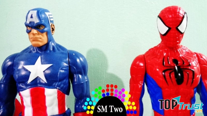 Tặng đồ chơi cho bé