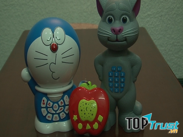 Bên trong những món đồ chơi này được thu âm những câu chuyện phản cảm