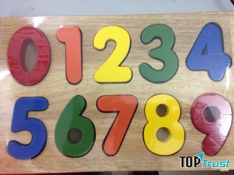 Bảng số đếm giúp bé vừa học vừa chơi.