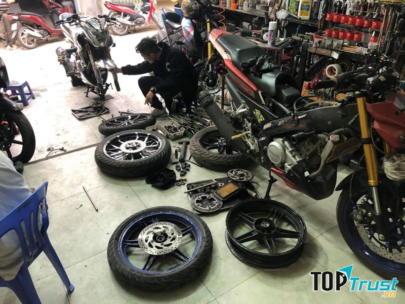 Đồ Chơi Xe Máy Tùng Bếu