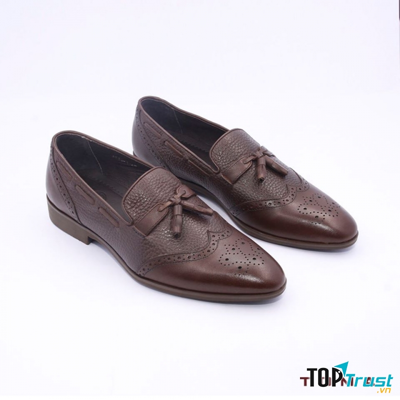 Shop giày nam hà nội khá nổi tiếng bởi cung cấp đa dạng nhiều mặt hàng