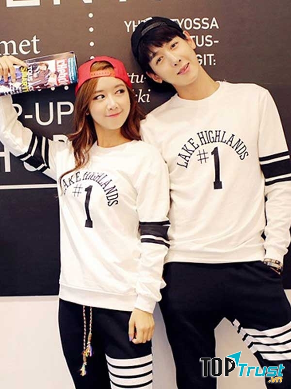 Mặc đồ đôi khiến mọi người đều ngưỡng mộ tình yêu của hai bạn