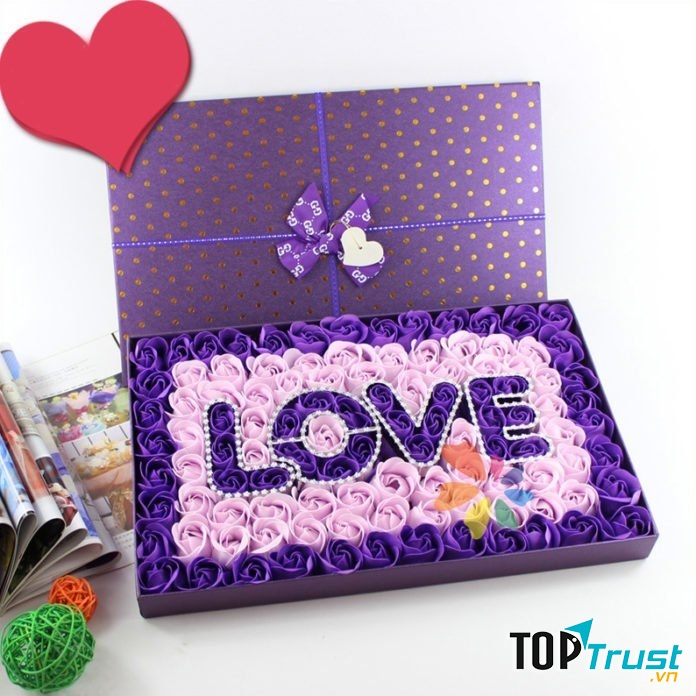 Món quà bạn tự tay làm không chỉ ý nghĩa, dù giá trị vật chất của nó không lớn nhưng mà nó chứa đựng rất nhiều tình cảm bạn gửi gắm trong đó cho người bạn thân của mình.