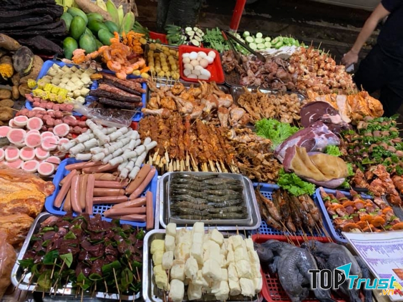 Đồ ăn hấp dẫn, phong phú