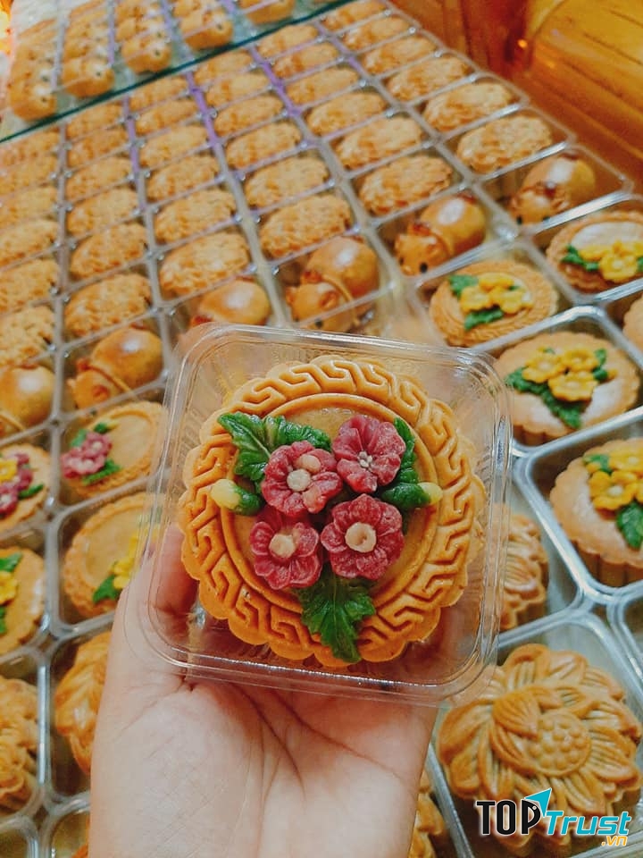 Trong tất cả các loại nhân thì nhân bánh nướng thập cẩm được mọi người ưa chuộng hơn cả
