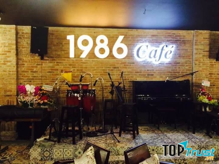 Dàn âm thanh của quán luôn sẵn sàng cho những đêm nhạc