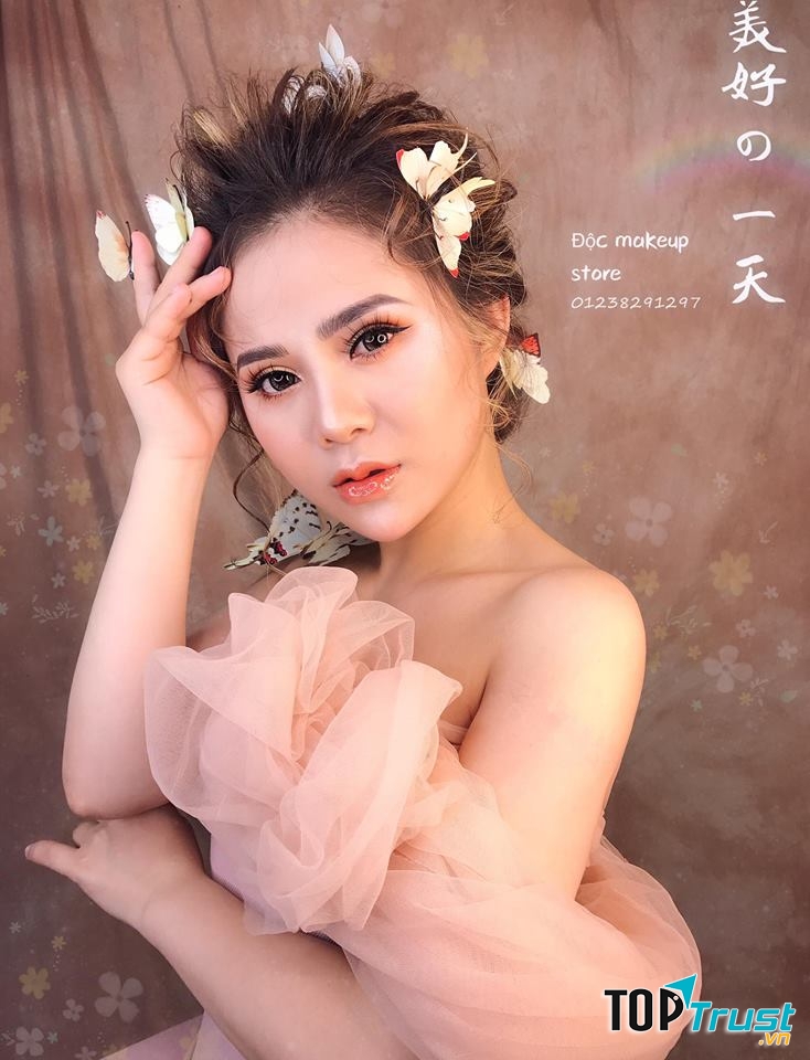 Độc makeup studio