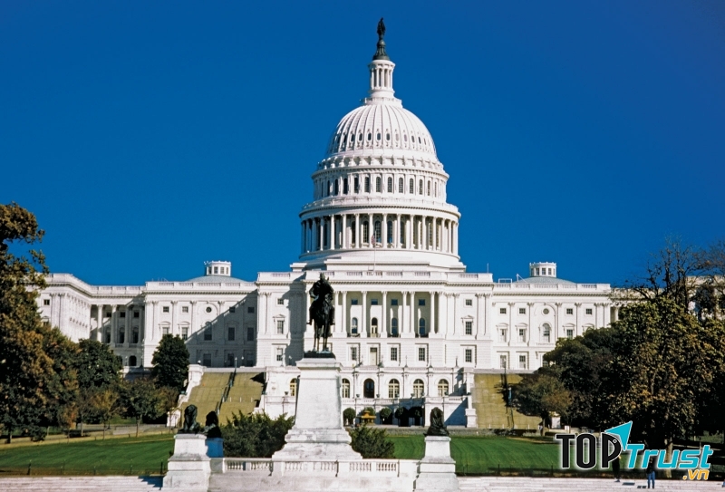 Bà Hillary Clinton yêu cầu đặt văn phòng tại cánh Tây Nhà Trắng