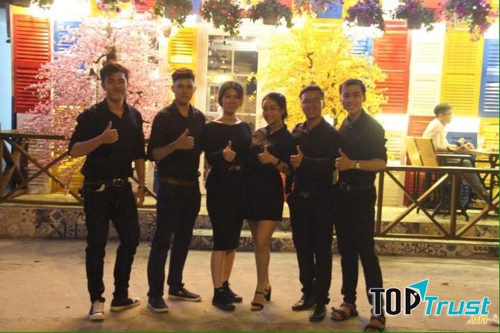 Nhân viên nhiệt tình, thân thiện