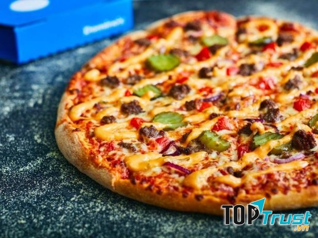 Đặt chân đến Việt Nam sau Pizza Hut từ lâu nhưng Domino's Pizza lại không dễ dàng khiến mình bị lu mờ