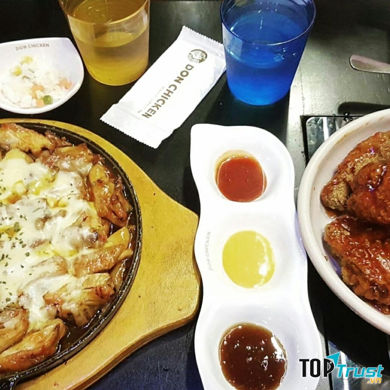 Gà cay ngũ vị và gà cay phô mại