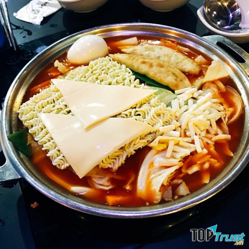 Lẩu phô mai tobokki