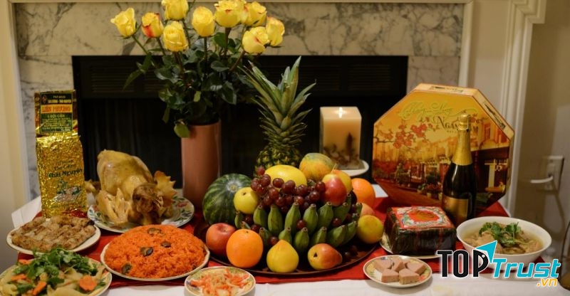 Mâm cỗ cúng giao thừa.