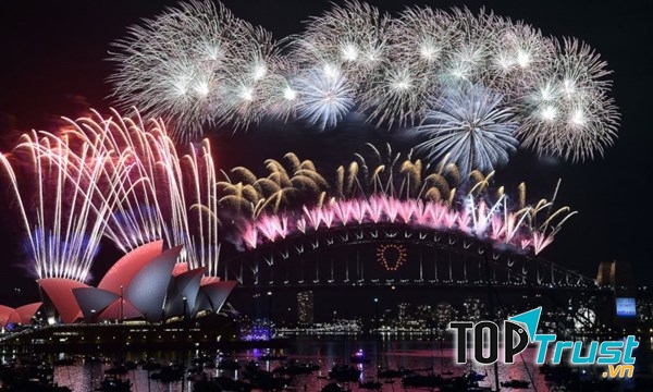 Pháo hoa ở cầu cảng Sydney - Úc
