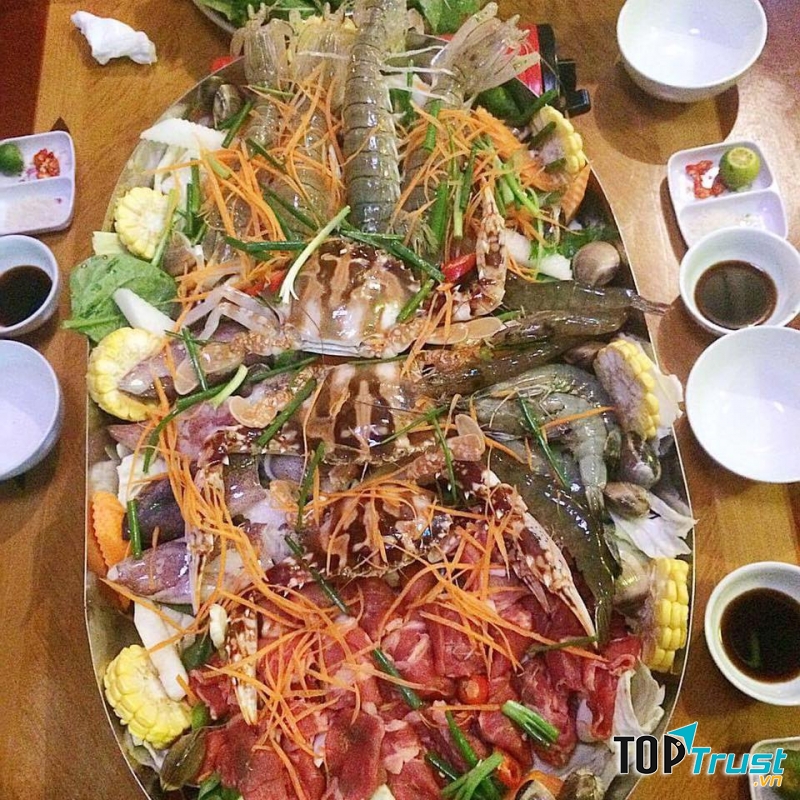 Các món lẩu luôn đảm bảo tươi ngon.