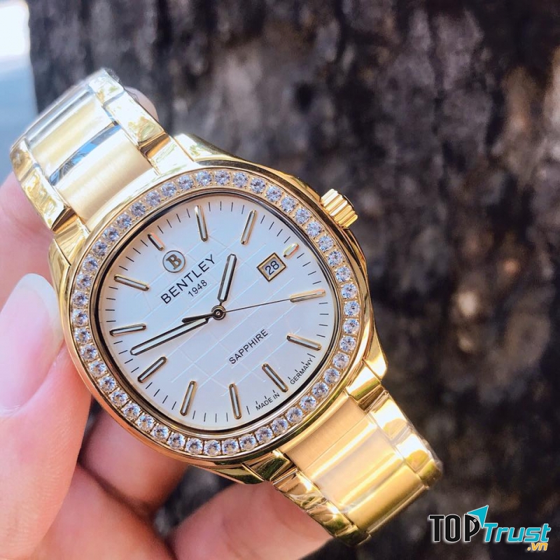 Đồng hồ Tuấn Hưng