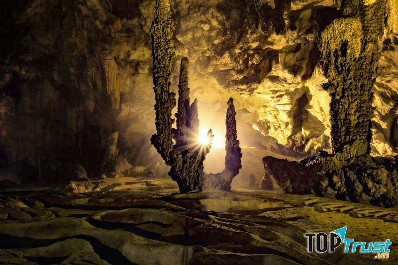 Động Ngườm Ngao