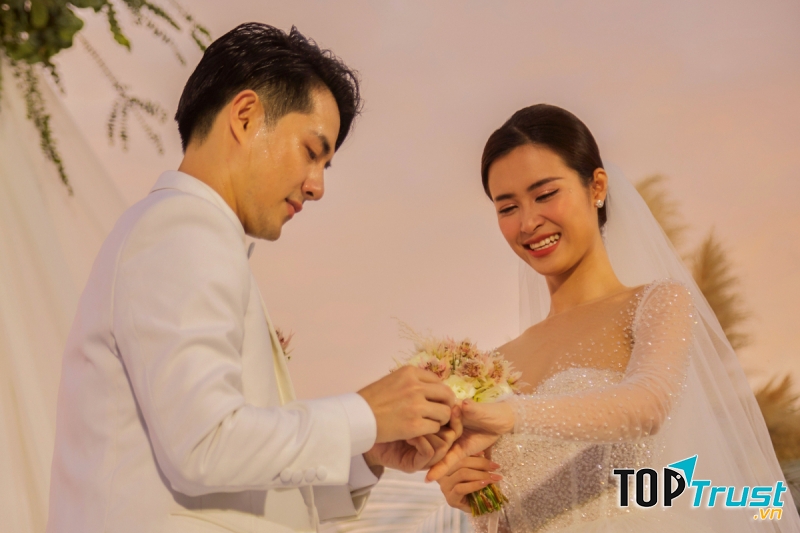 Đông Nhi - Ông Cao Thắng trong ngày cưới