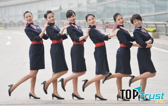 Bộ đồng phục mang hơi thở Pháp lãng mạn, lôi cuốn