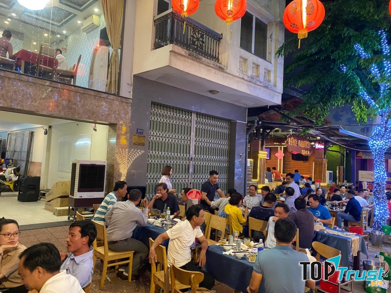 Đông Phương Quán