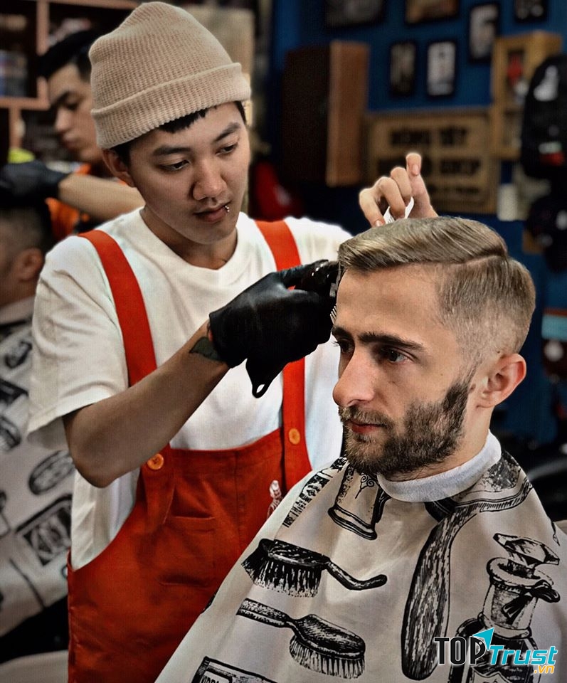 Đông Tây barber shop Gia Lai