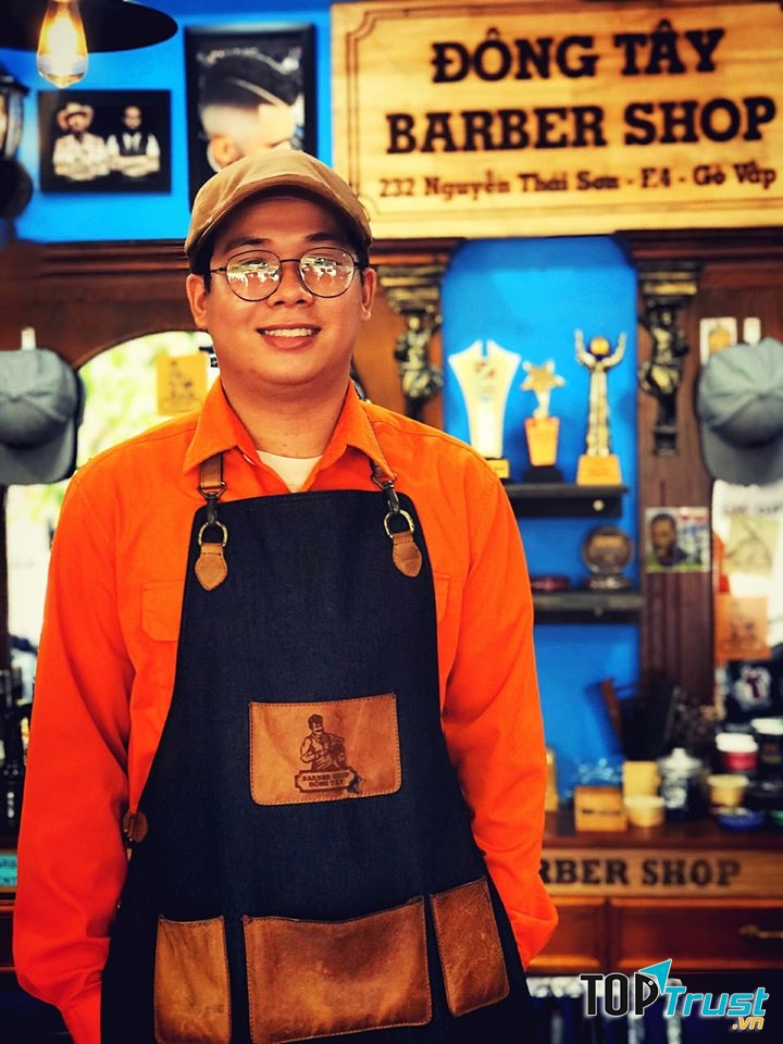 Đông Tây Barbershop