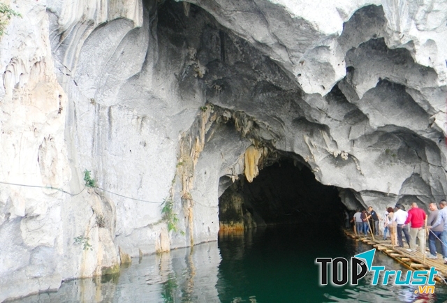 Khám phá động Thác Bờ