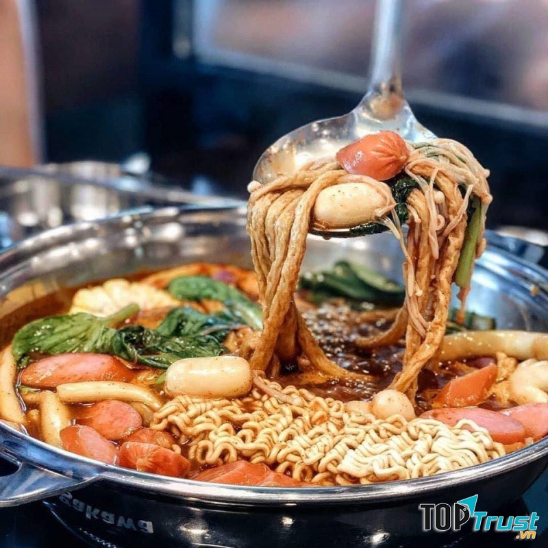 Buffet lẩu tokbokki