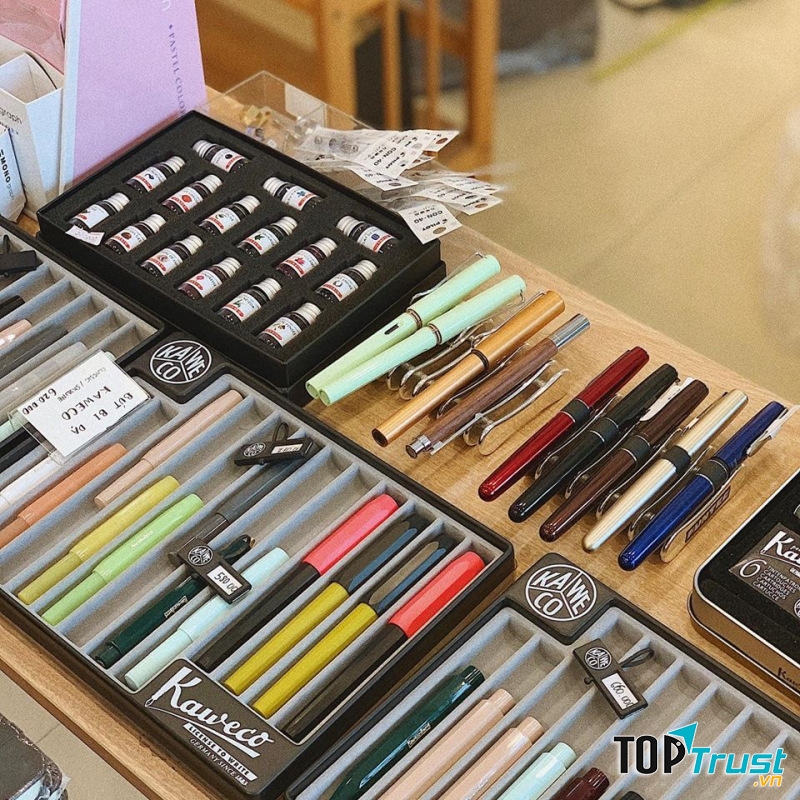 Dot Grid Book