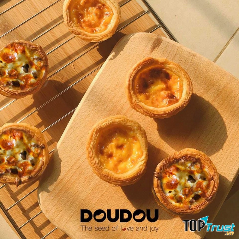 Không chỉ đơn thuần là cheese tart, Dou Dou mang đến sự kết hợp giữa bò và phô mai.