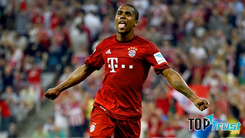 Douglas Costa thi đấu ngày càng hay
