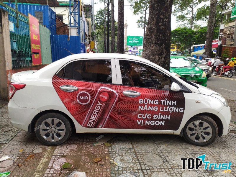 Hỗ trợ thiết kế hình ảnh và thông điệp quảng cáo đẹp mắt, ấn tượng cho từng chiếc xe quảng cáo.