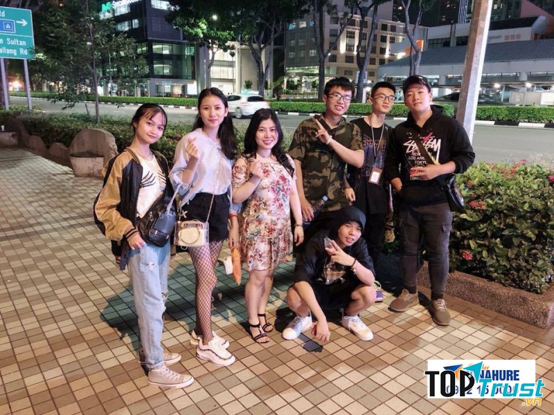 Rất nhiều chương trình học chi phí hấp dẫn, học bổng toàn phần và bán phần