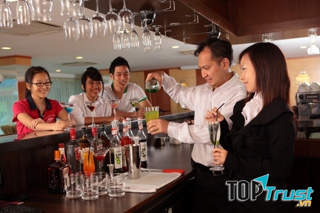 Du lịch, nhà hàng, khách sạn