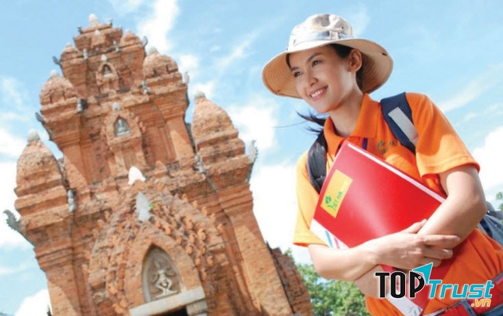 Hướng dẫn viên du lịch là ngành nghề thỏa mãn sở thích du lịch của rất nhiều bạn trẻ