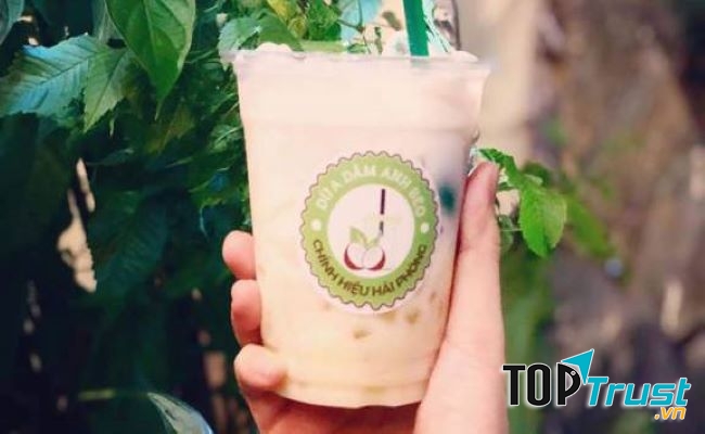 Cốc dừa dầm thơm ngon mát lịm