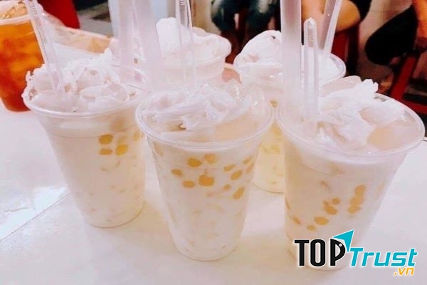 Dừa dầm cô Hến cốc đầy ụ