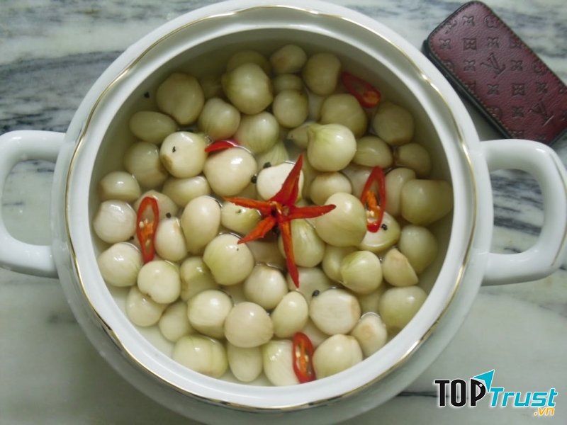 Dưa hành thơm ngon cay cay chua chua.