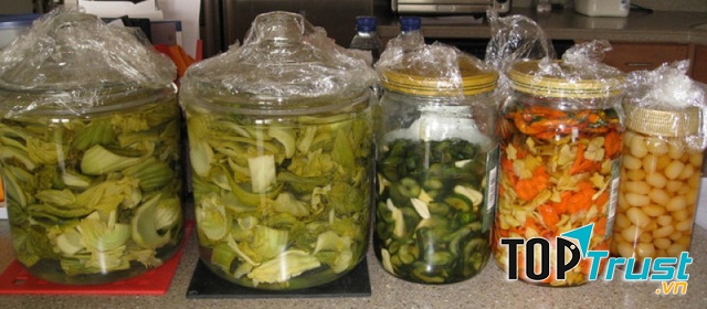 Dưa, cà muối có thể gây độc cho con người