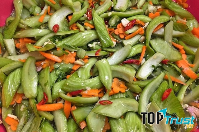 Dưa muối chưa kỹ