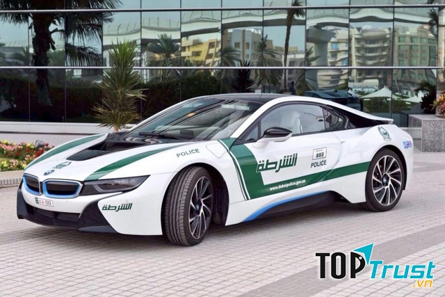 Siêu xe BMW i8 của cảnh sát Dubai