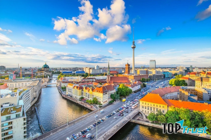 Đ﻿﻿ứ﻿c không chỉ lớn nhất mà còn là nền kinh tế mạnh nhất ở châu Âu