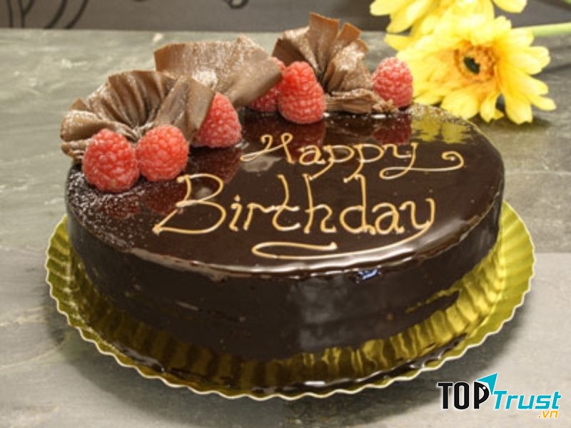 Ngoài bánh ngon và đẹp mắt thì Dung Anh Bakery’s còn có dàn nhân viên chuyên nghiệp, tư vấn nhiệt tình cùng đội ngũ những người thợ làm bánh thành thục, khéo léo và tận tâm.