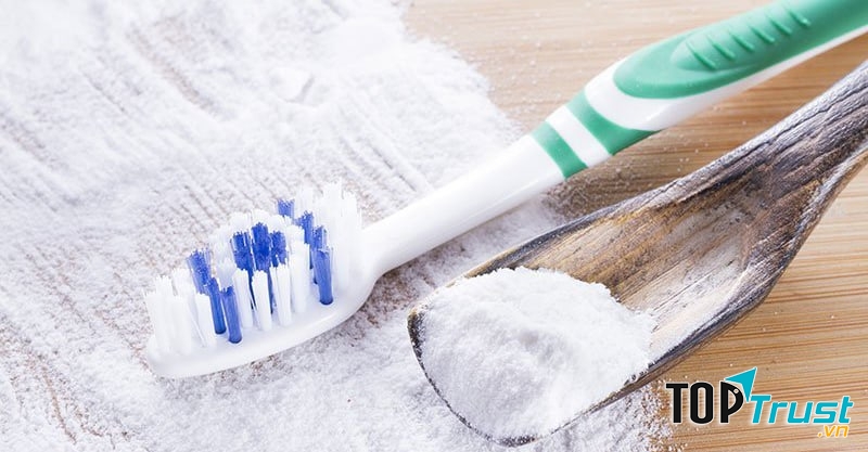 Baking soda với kem đánh răng cũng là một phương pháp hiệu quả