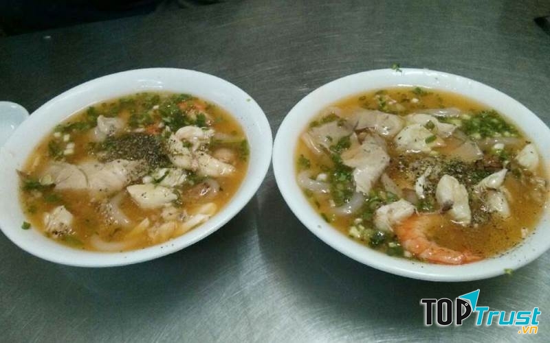 Dung - Bánh Canh Cua