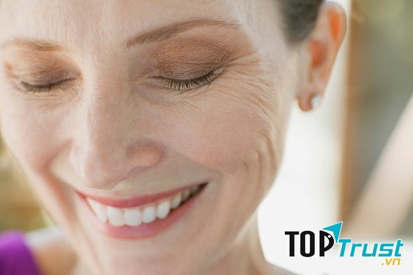 Dùng các sản phẩm làm đẹp không chứa paraben, chất bảo quản và hoá chất độc hại