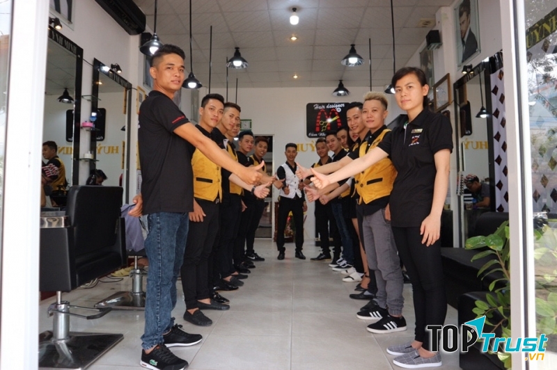 Salon tóc Huỳnh Minh đã chào đón hơn 200 học viên toàn quốc đến học tập