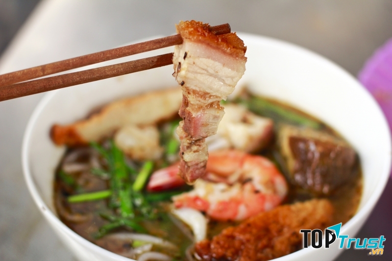 Học cách gắp thức ăn